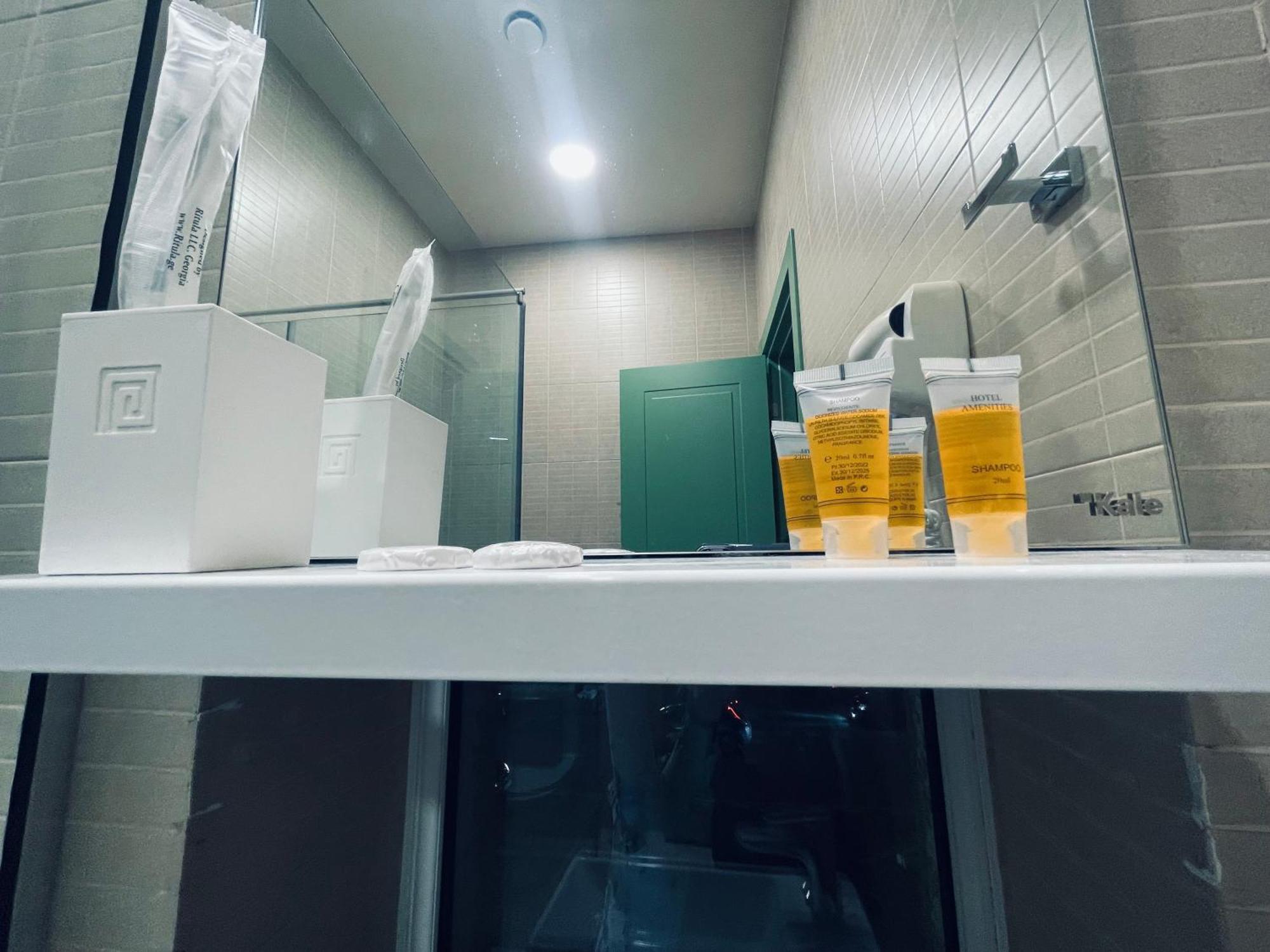 Freeze Inn Tbilisi Ngoại thất bức ảnh
