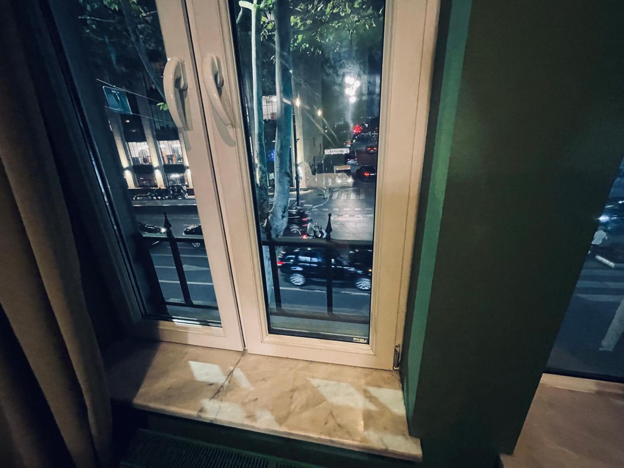 Freeze Inn Tbilisi Ngoại thất bức ảnh