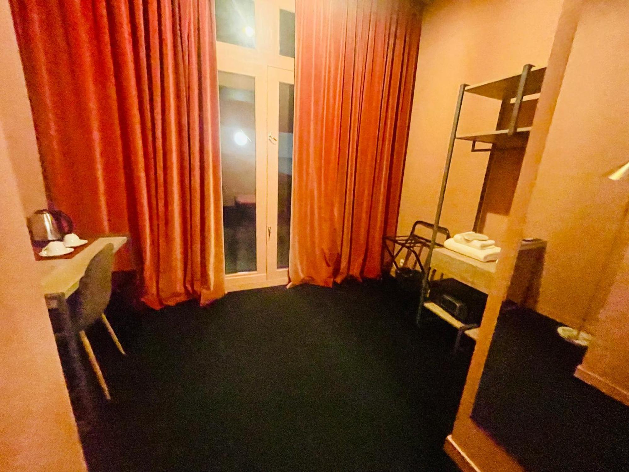 Freeze Inn Tbilisi Ngoại thất bức ảnh